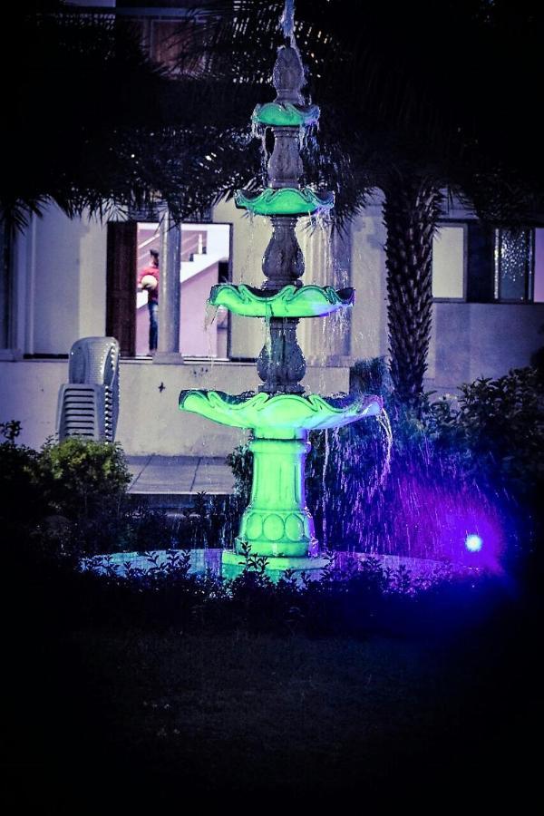Royal Club & Resort Ahmedabad Exterior foto